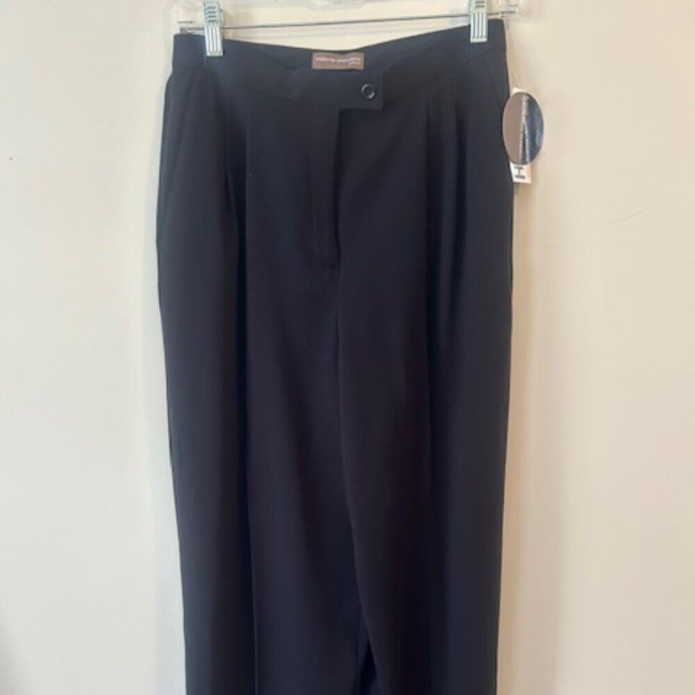 Valerie Stevens Petite Black pleated front 3 pockets trousers. size 10P